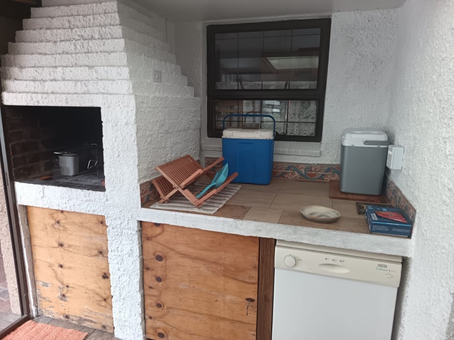 4 Bedroom Property for Sale in Kleinkrantz Western Cape